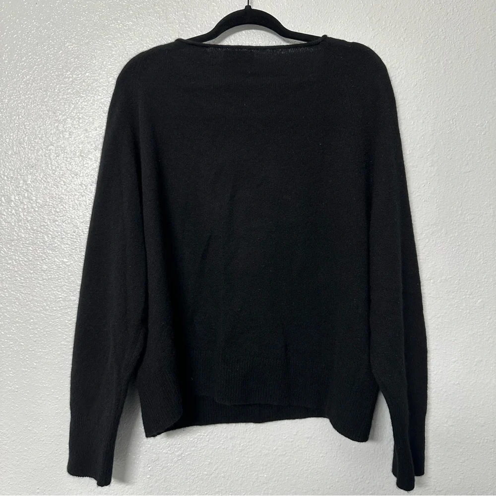 QUINCE Boatneck Cashmere Sweater (Blk) - Picture 2 of 3